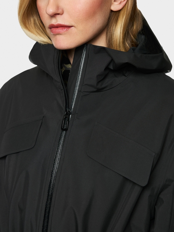 Veste outdoor avec cordon coulissant