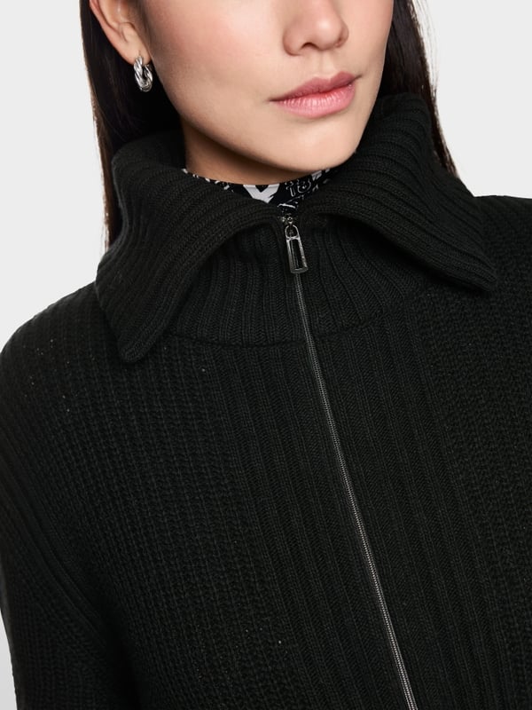 Knitted in Germany Cardigan mit Kragen