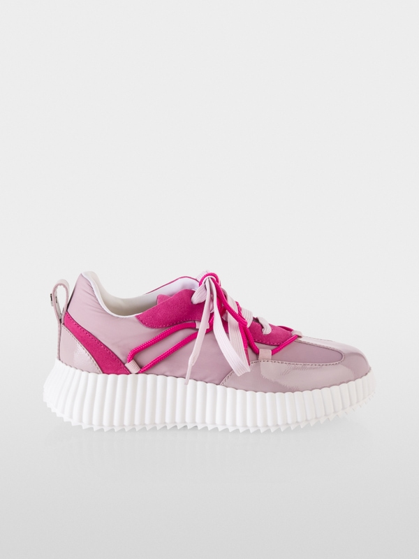 Trainers with decorative laces