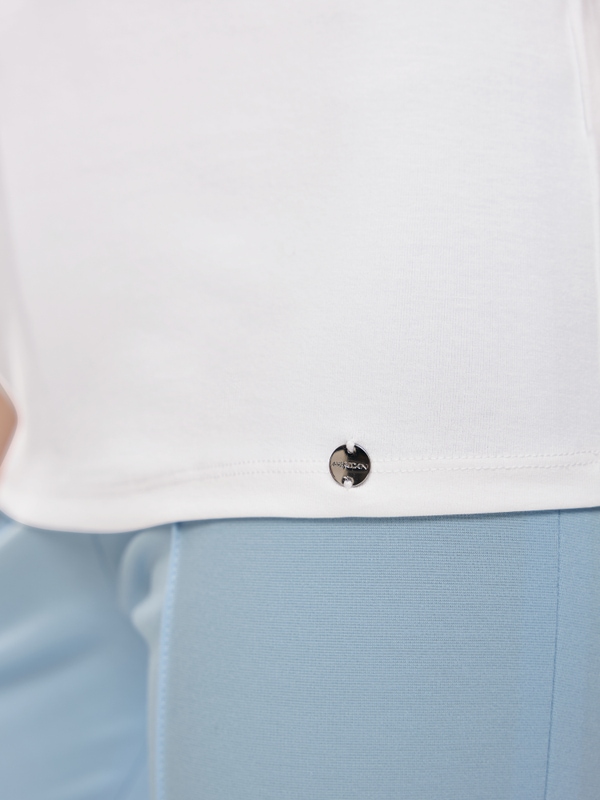 Plain T-shirt with short sleeves