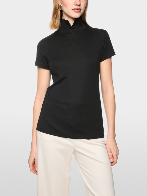 Plain T-shirt with short sleeves