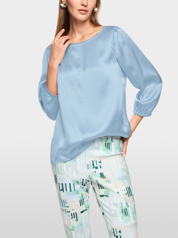 Vrouwelijke blouse van zuivere zijde