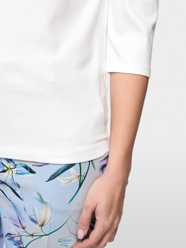 T-shirt with boat neck