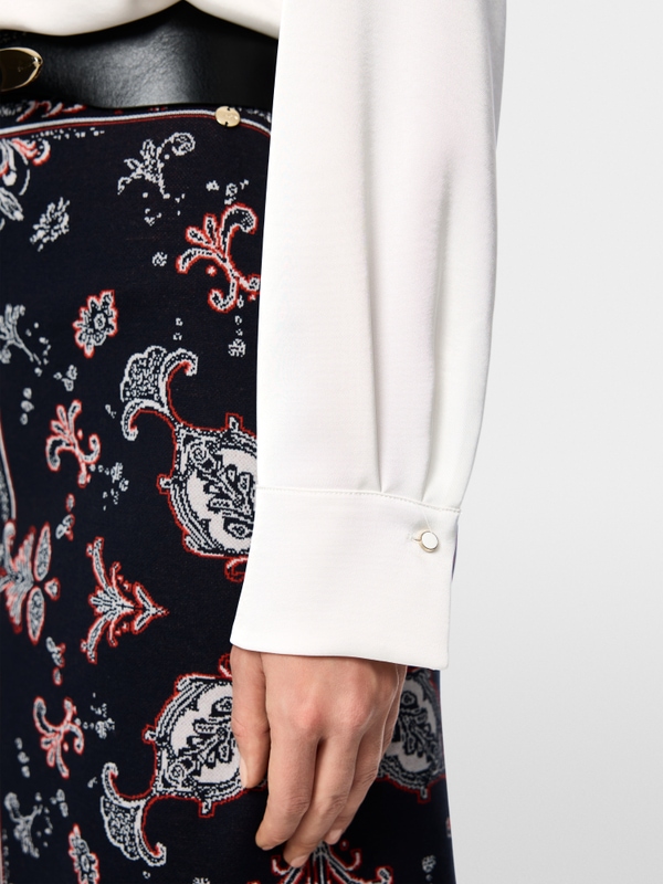 Classic style blouse ‘Rethink Together’