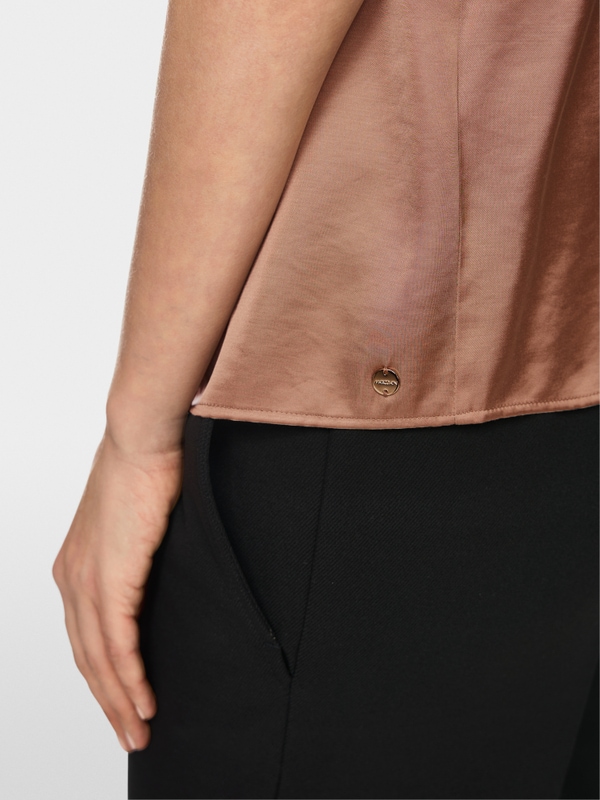 Top élégant à bretelles avec dentelle