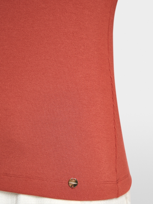 Ribbed top made from modal stretch