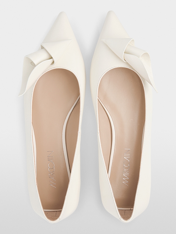 Leather flat ballerinas with calla lily