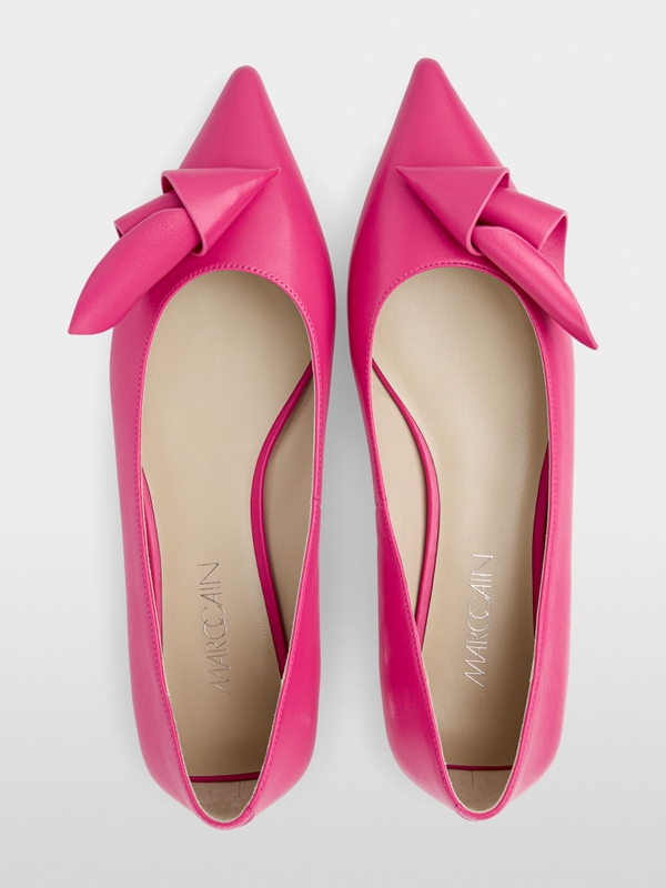 Leather flat ballerinas with calla lily