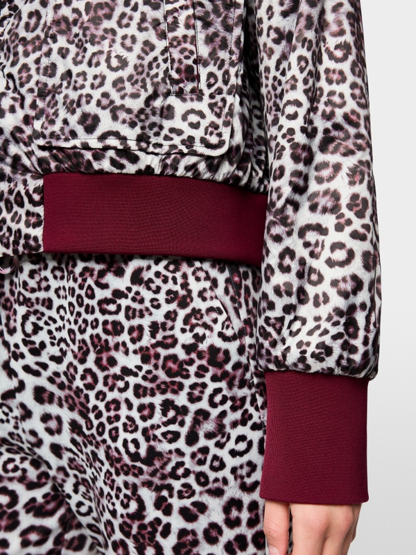 Reversible bomber jacket