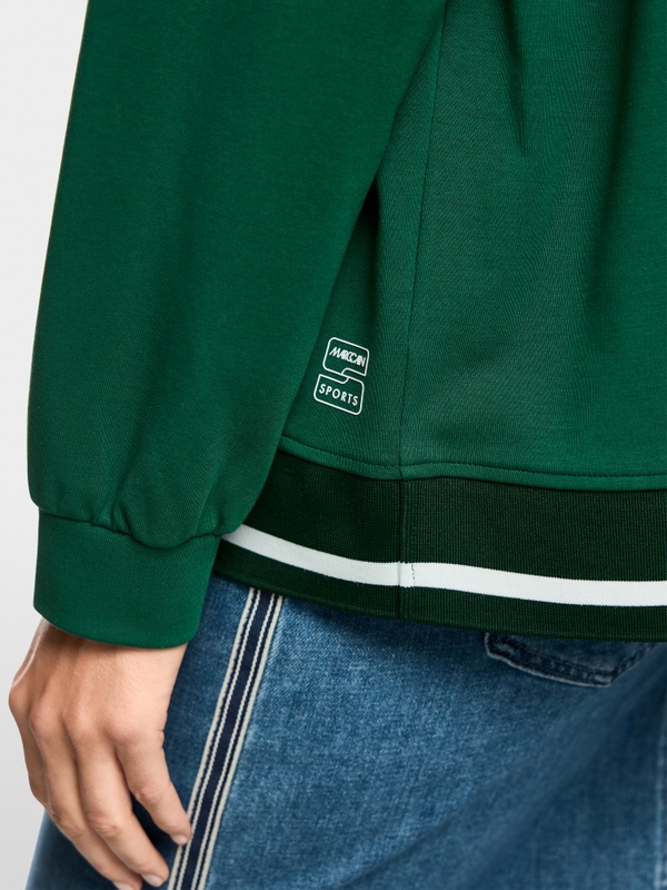 Loose jacket with striped details