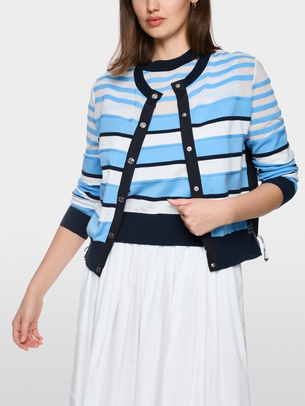 Cardigan tricoté en Allemagne