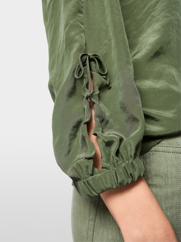 Blouse shirt in a mix of materials