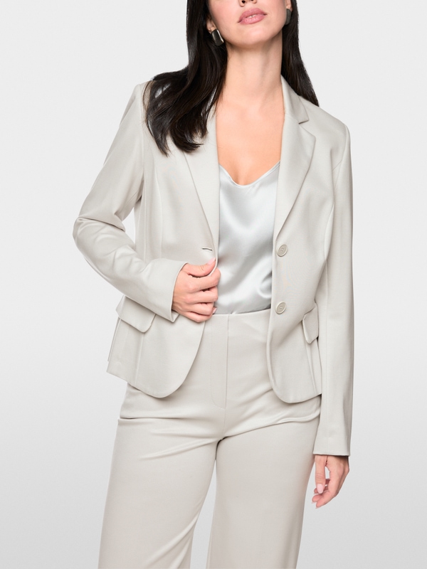 Fitted stretch blazer with lapels