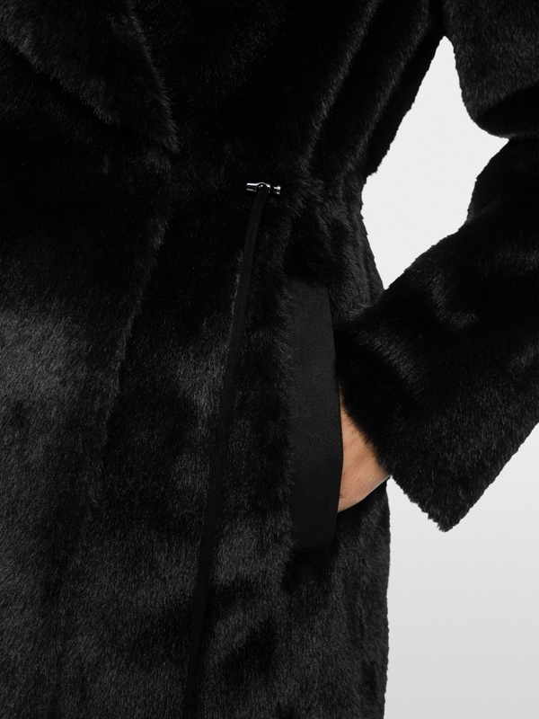 Manteau luxueux en fausse fourrure