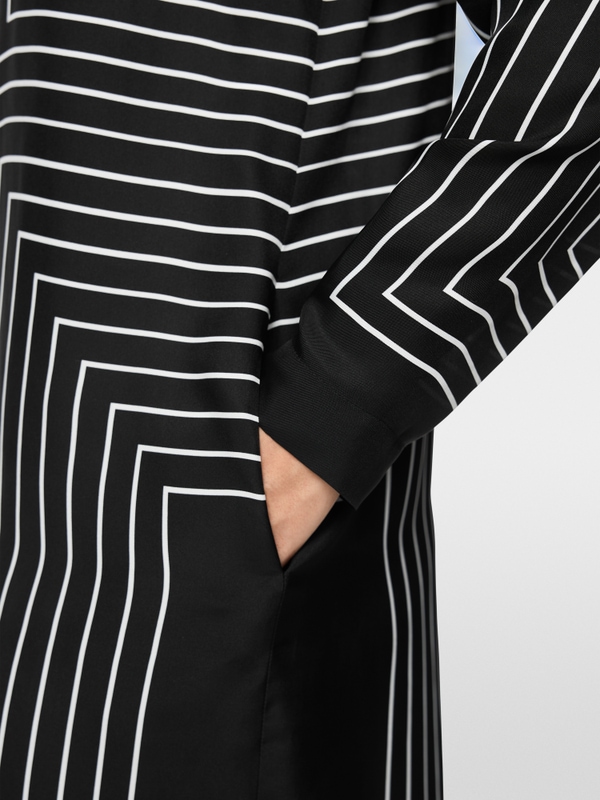 Midi dress with graphic pattern