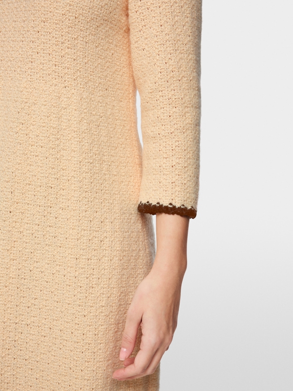Mini-robe tricotée en Allemagne
