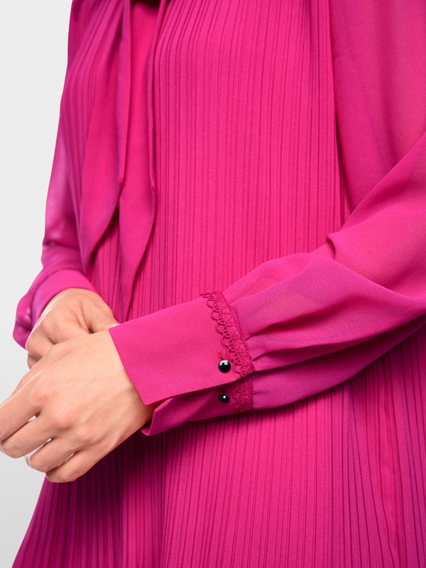 Chiffon dress with bow