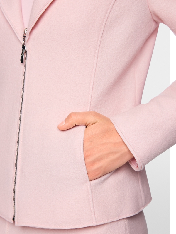 ‘Knitted in Germany’ fitted blazer