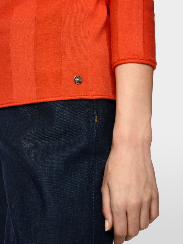 Slim-fit jumper with stand-up collar