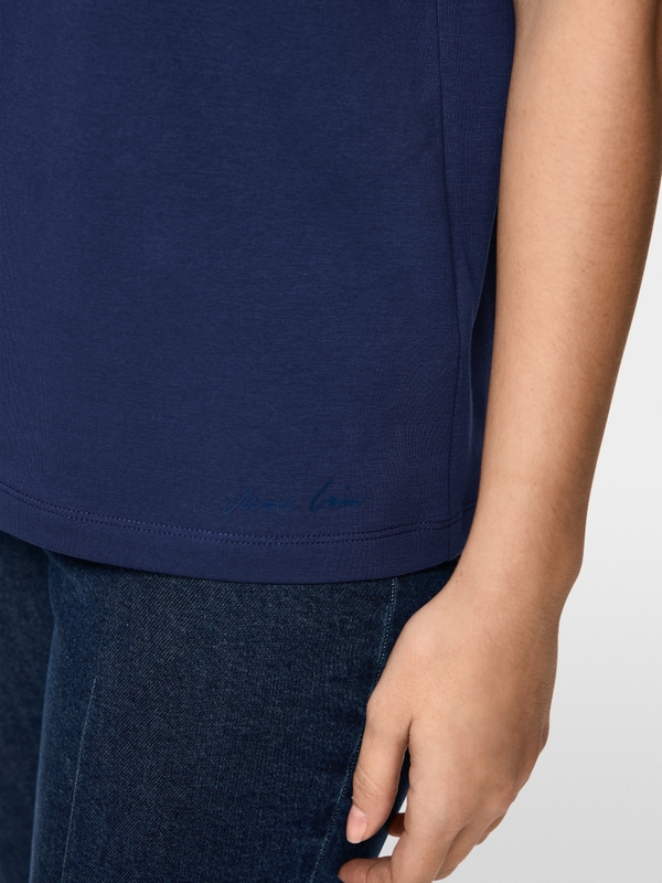 Elegant T-shirt