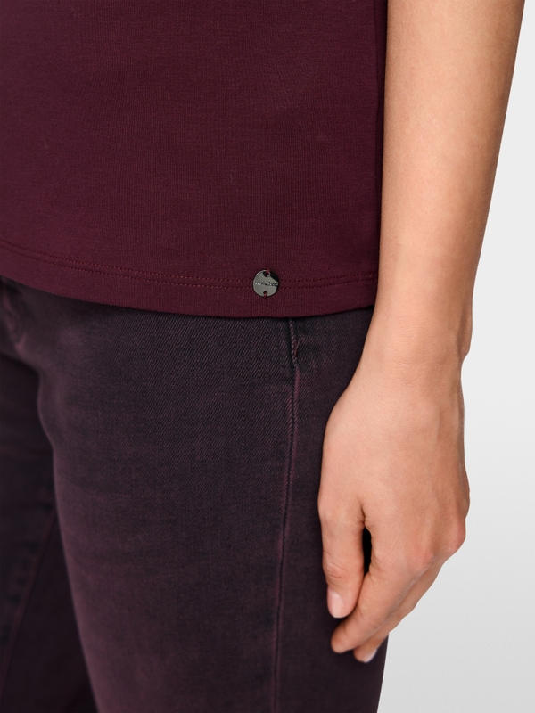 T-shirt with sequinned embroidery