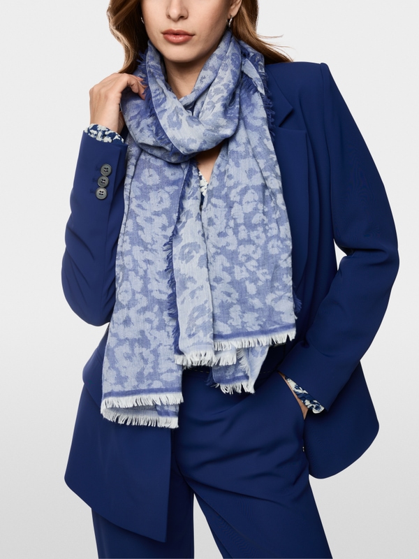 Leopard-print scarf