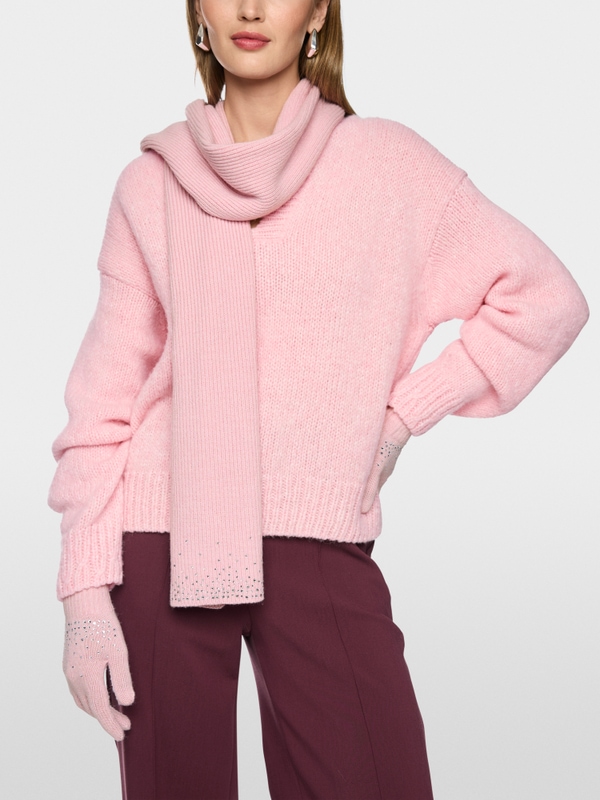Fine-knit scarf with rhinestones