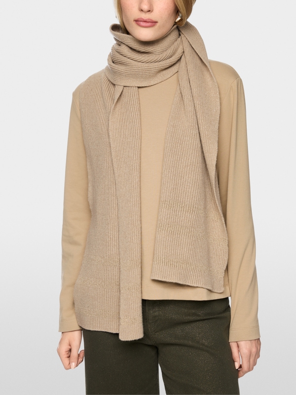 Ribbed scarf