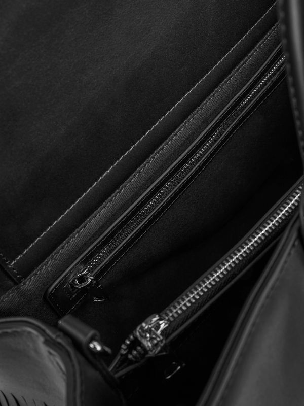 Handbag with fringes