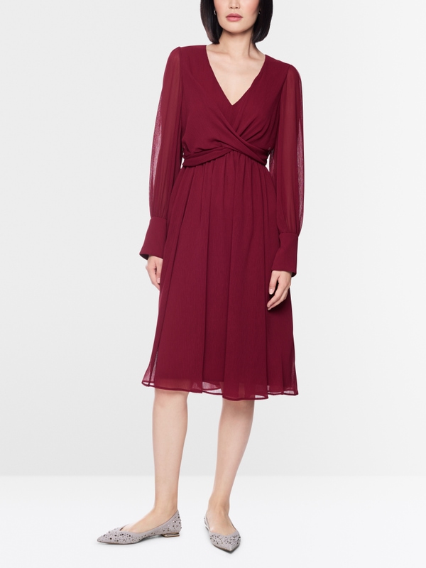 Elegant crêpe midi dress