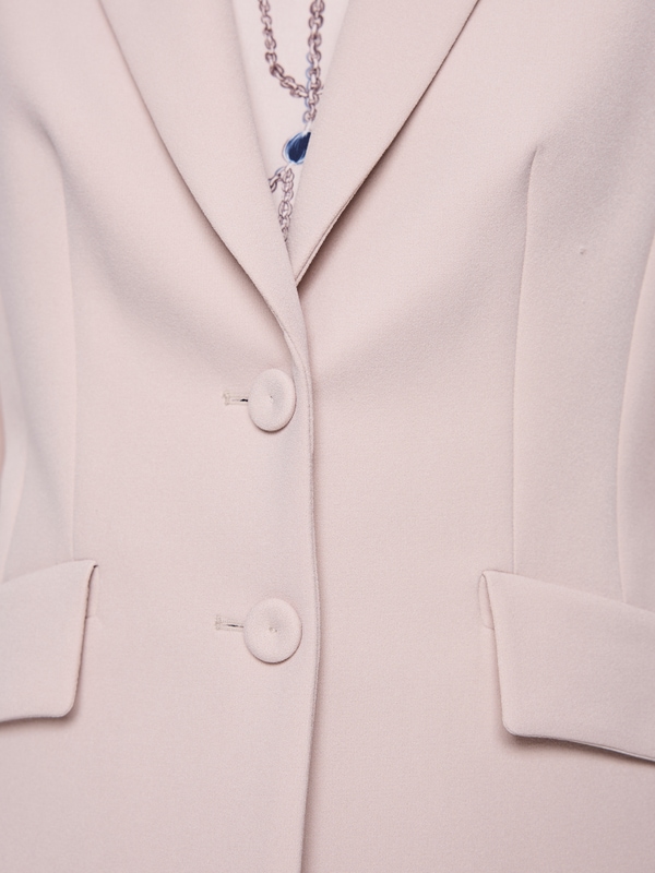Fitted blazer with lapels