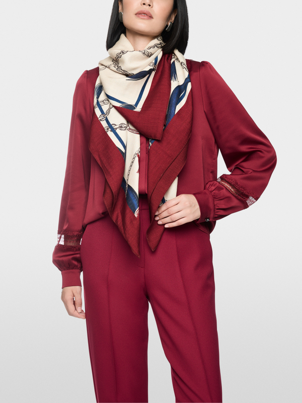 Wool-silk scarf with chain print