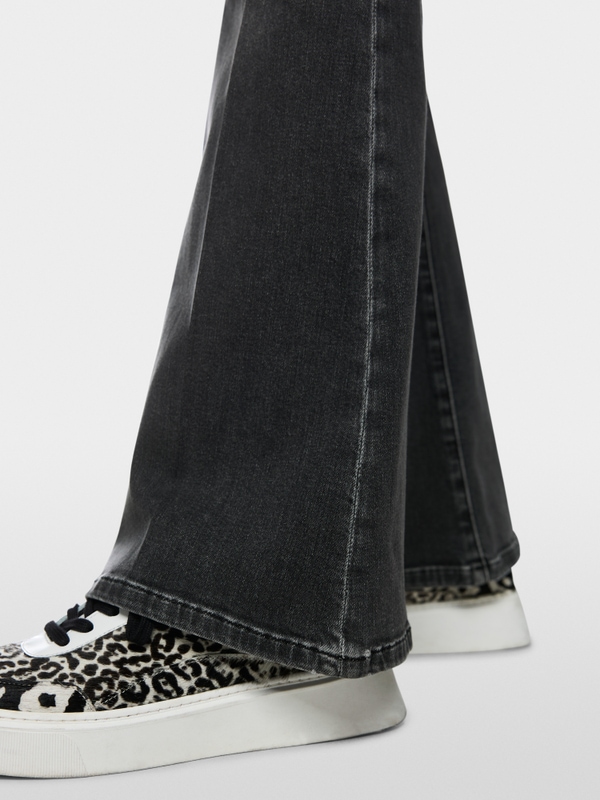 FRENDA feminine fit flared jeans