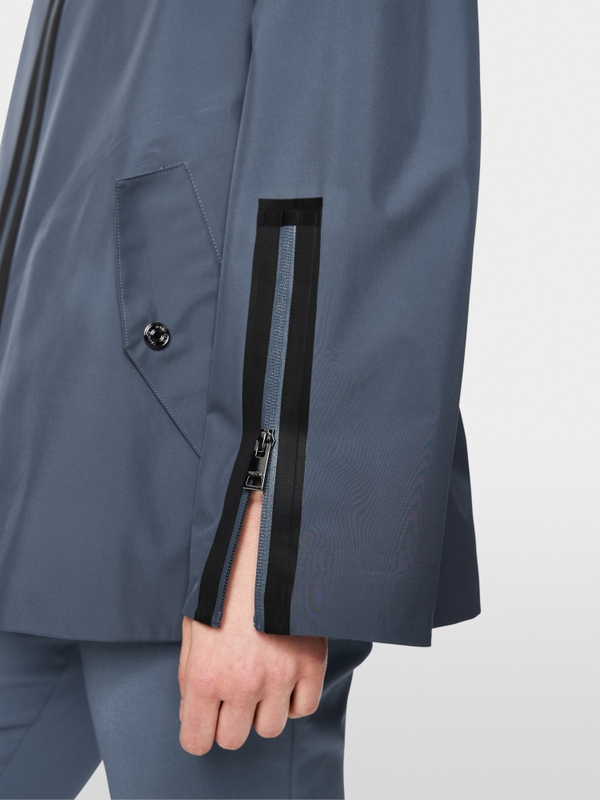 Lightweight outdoor jacket