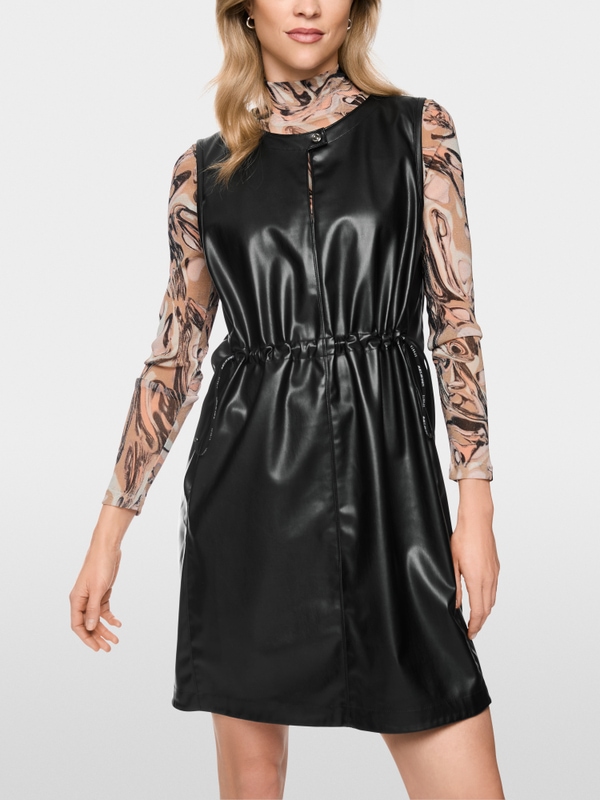 Robe courte en simili cuir avec cordon de serrage