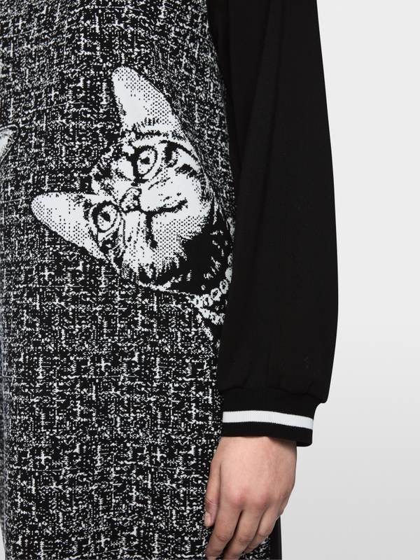 ‘Knitted in Germany’ print dress
