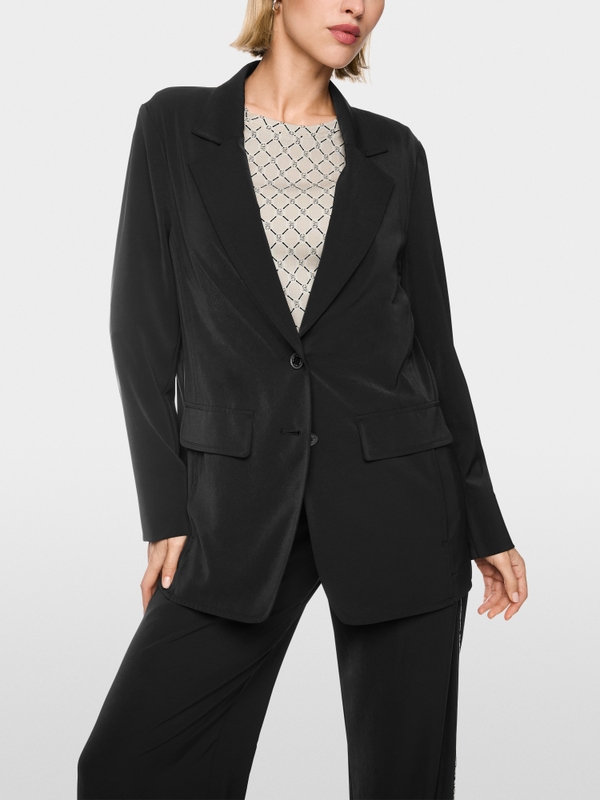 Casual blazer with deep lapels