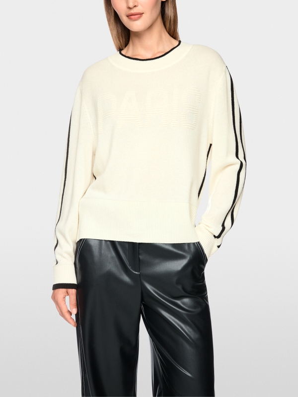 Knitted jumper with lettering