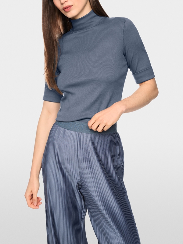 Basic shirt with stand-up collar
