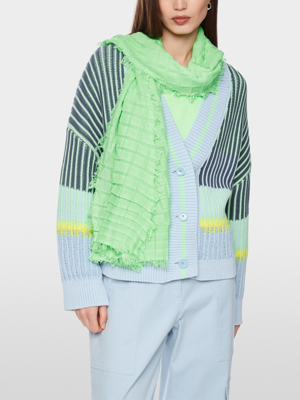 Scarf with waffle texture