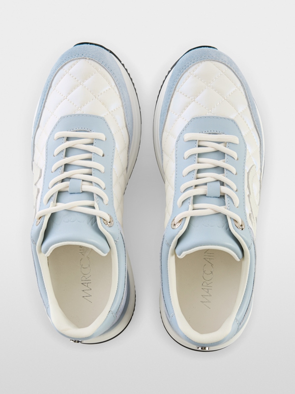 Trainers with logo