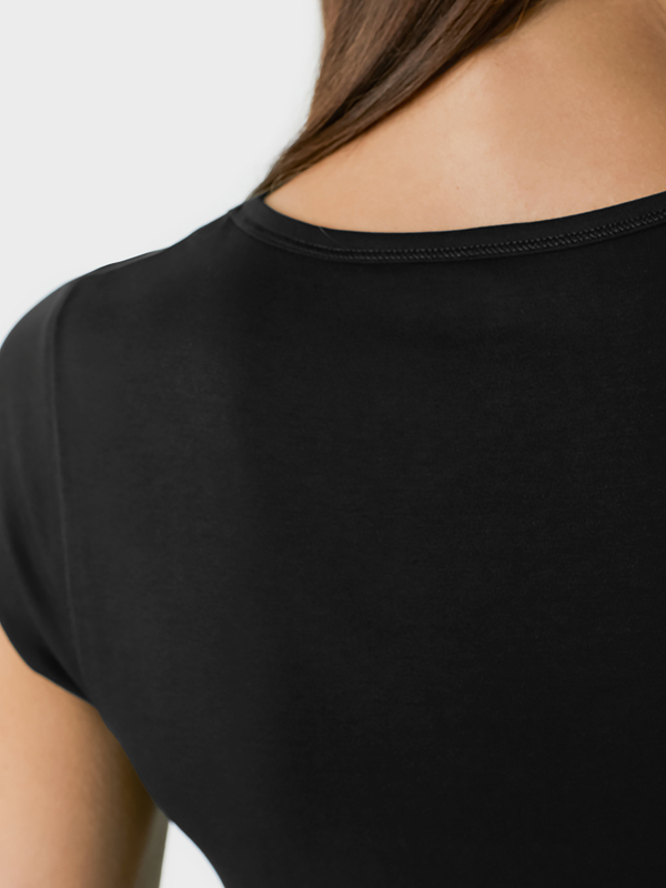 Short-sleeved stretch top