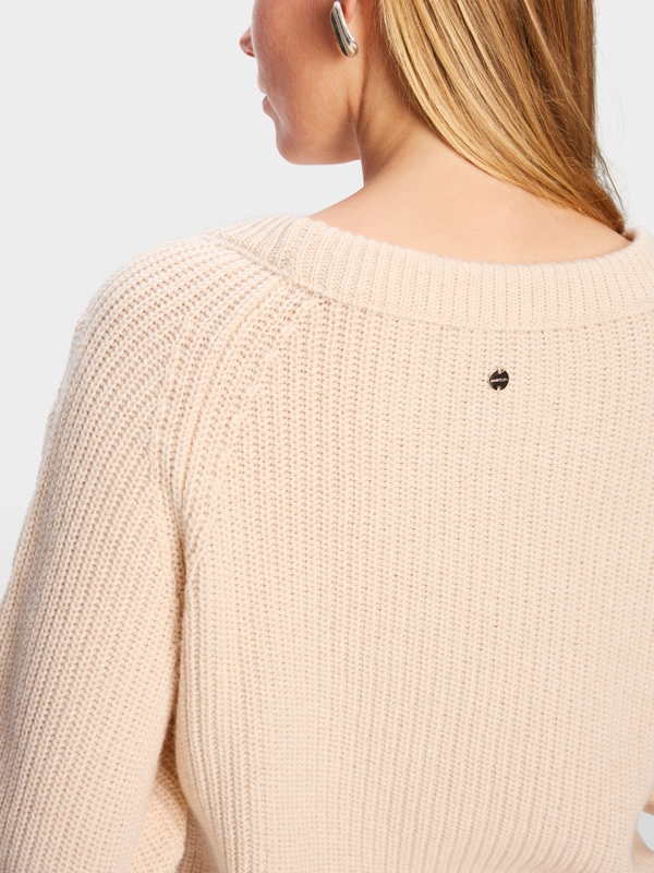 Pull découpé Knitted in Germany