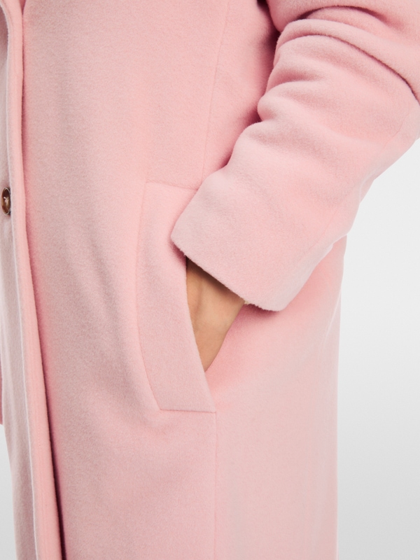 Fluffy coat with kimono sleeves