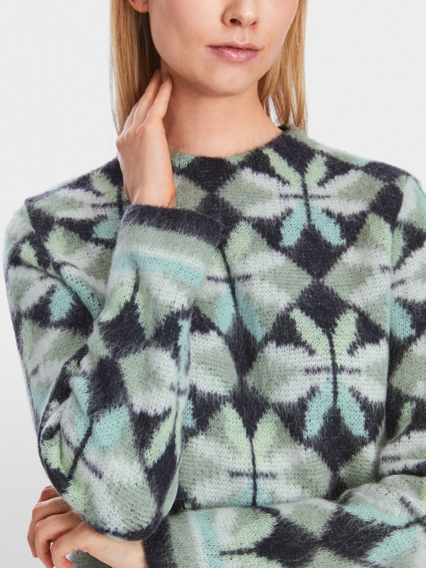 Flauschiger Sweater Knitted in Germany