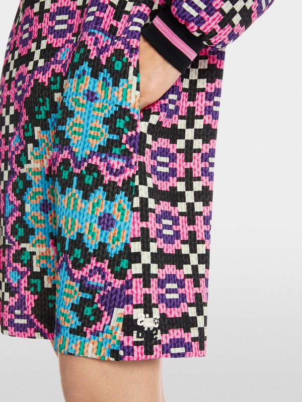 Knielanges Kleid