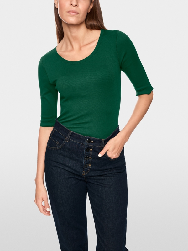 T-shirt with turn-up sleeves