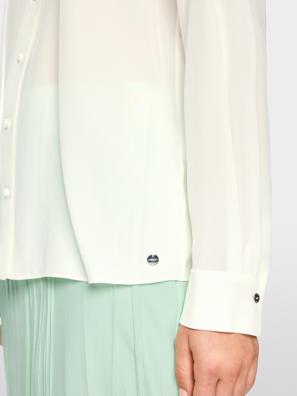 Edle Seidenbluse