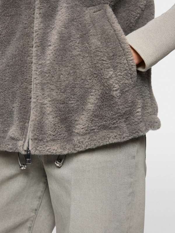 Gilet douillet avec col en fausse fourrure