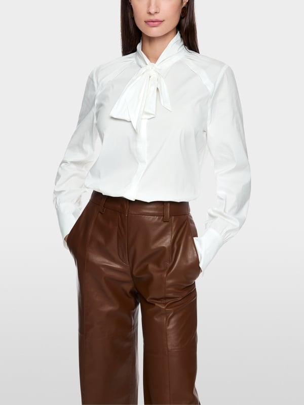 Blouse à col lavallière en coton stretch